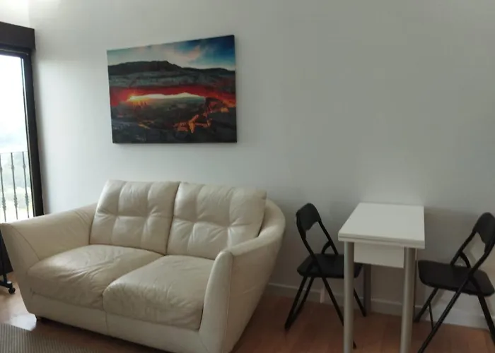 Isla * أويارتثون